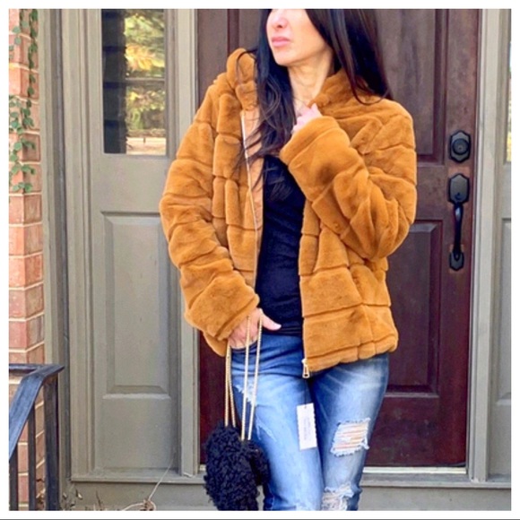✨PARIS✨Gorgeous Faux Fur Hooded Jacket - Picture 8 of 8